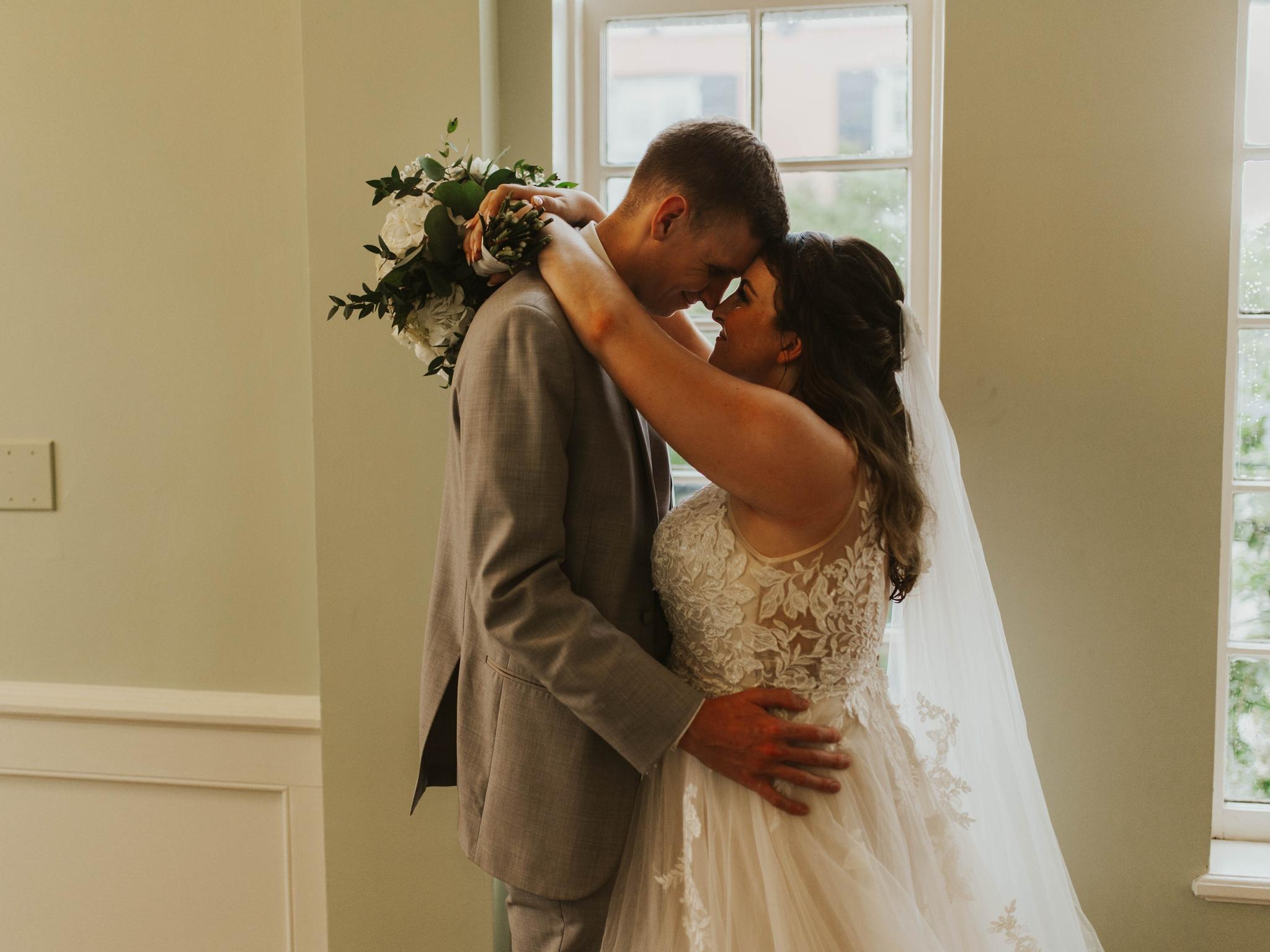 Cake Review: Olivia and Thomas' Simple Delight